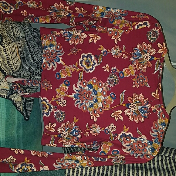 Maroon boho crop top, size small!! NWOT! - Picture 3 of 3